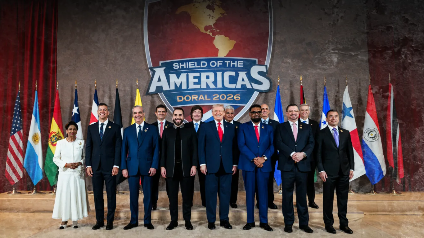 Kast junto a los presidentes que firmaron la Declaración del Escudo de las Américas