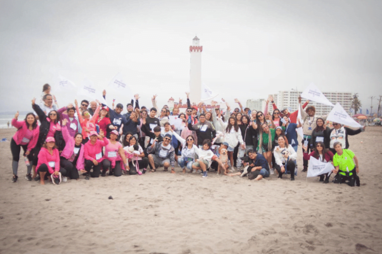 Caminata por la vida en La Serena por el mes del cáncer, altura del Faro